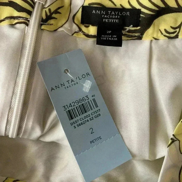 🆕 Ann Taylor Factory Cheerful Yellow & White Rococco
Floral A-Line Mid 2P🆕 - Picture 10 of 12